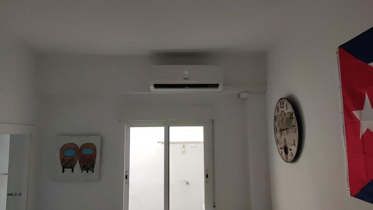 El Rinconcito Cubano En El Centro Apartment Almeria Bagian luar foto
